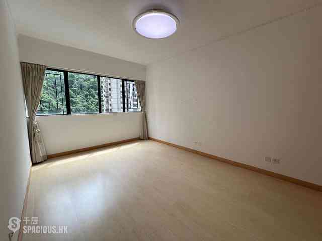 Mid Levels Central - Clovelly Court 01