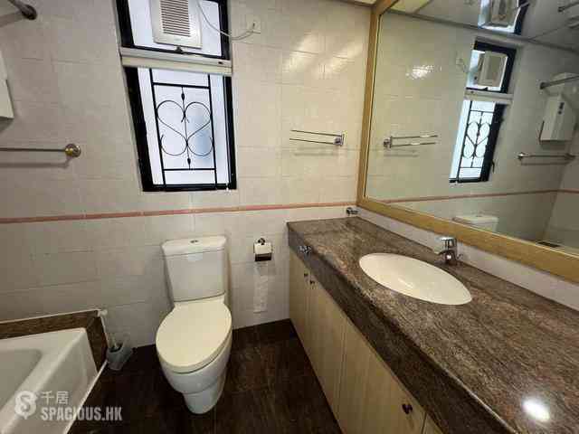 Mid Levels Central - Clovelly Court 06
