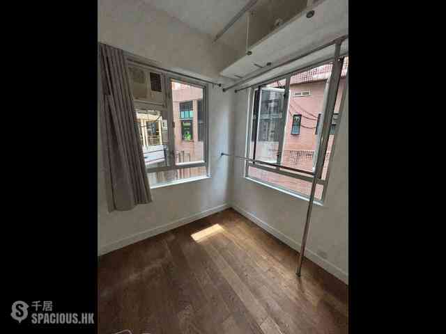 Mid Levels Central - Rich Court 03