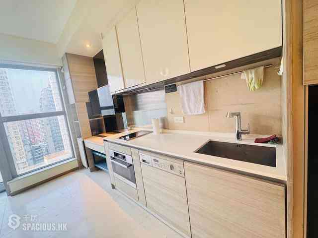Sai Ying Pun - The Summa Block 2 04