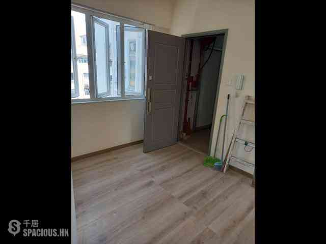 Sai Wan Ho - Wah Tong Building 03
