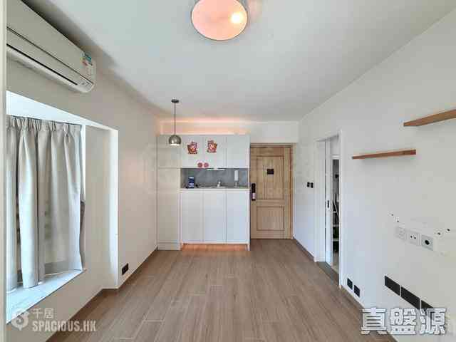 Tseung Kwan O - The Metro City Phase 2 Block 6 03