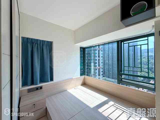 Tseung Kwan O - The Metro City Phase 2 Block 6 06