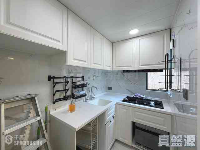 Tseung Kwan O - The Metro City Phase 2 Block 6 08