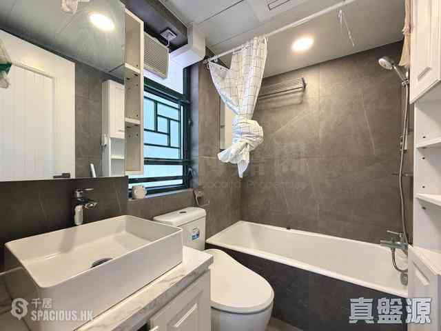 Tseung Kwan O - The Metro City Phase 2 Block 6 09