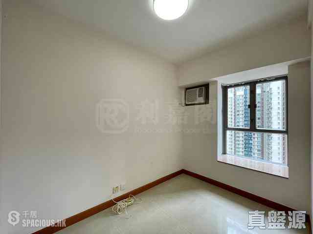 Tseung Kwan O - The Grandiose Block 1 09