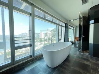 Repulse Bay - The Lily 05