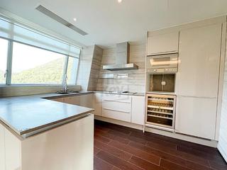 Repulse Bay - The Lily 11