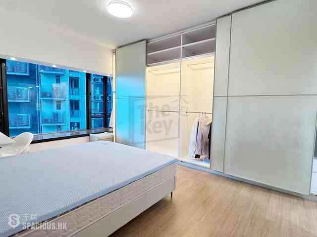 Mid Levels Central - 11, Macdonnell Road 05