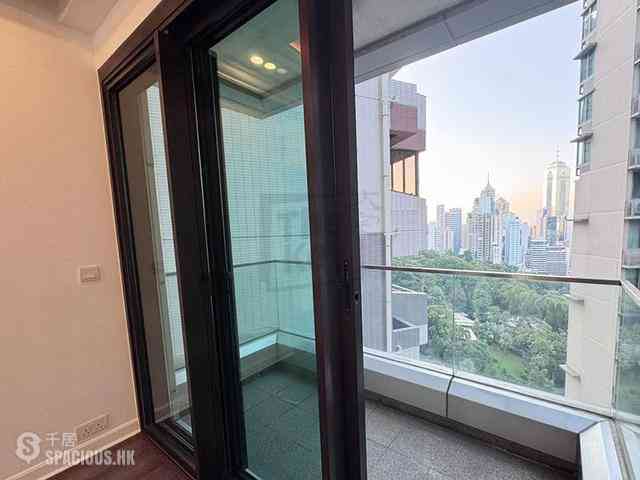 Mid Levels Central - 11, Macdonnell Road 03