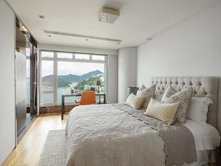 Repulse Bay - The Lily 07