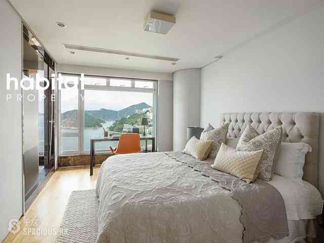 Repulse Bay - The Lily 07