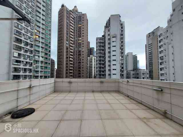 Sai Ying Pun - Sun Luen Building 01