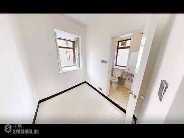 Mid Levels East - 80, Bamboo Grove 18