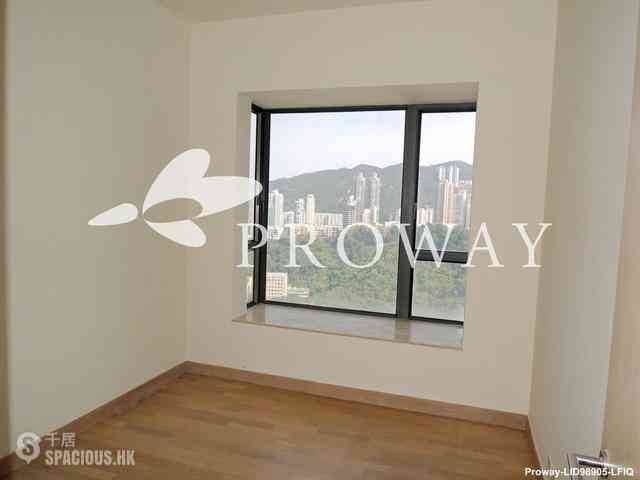Happy Valley - Broadwood Twelve 08