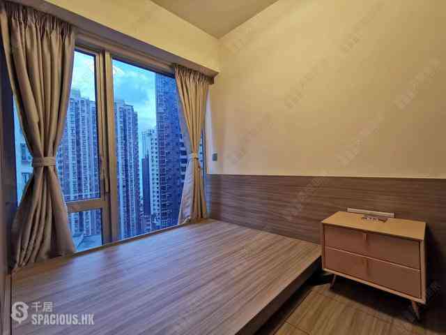 Sai Ying Pun - 63, Pokfulam Emerald House (Tower 2) 03