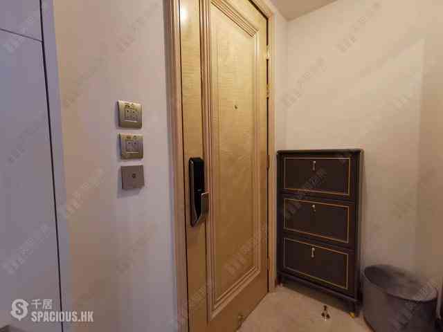 Sai Ying Pun - 63, Pokfulam Emerald House (Tower 2) 04