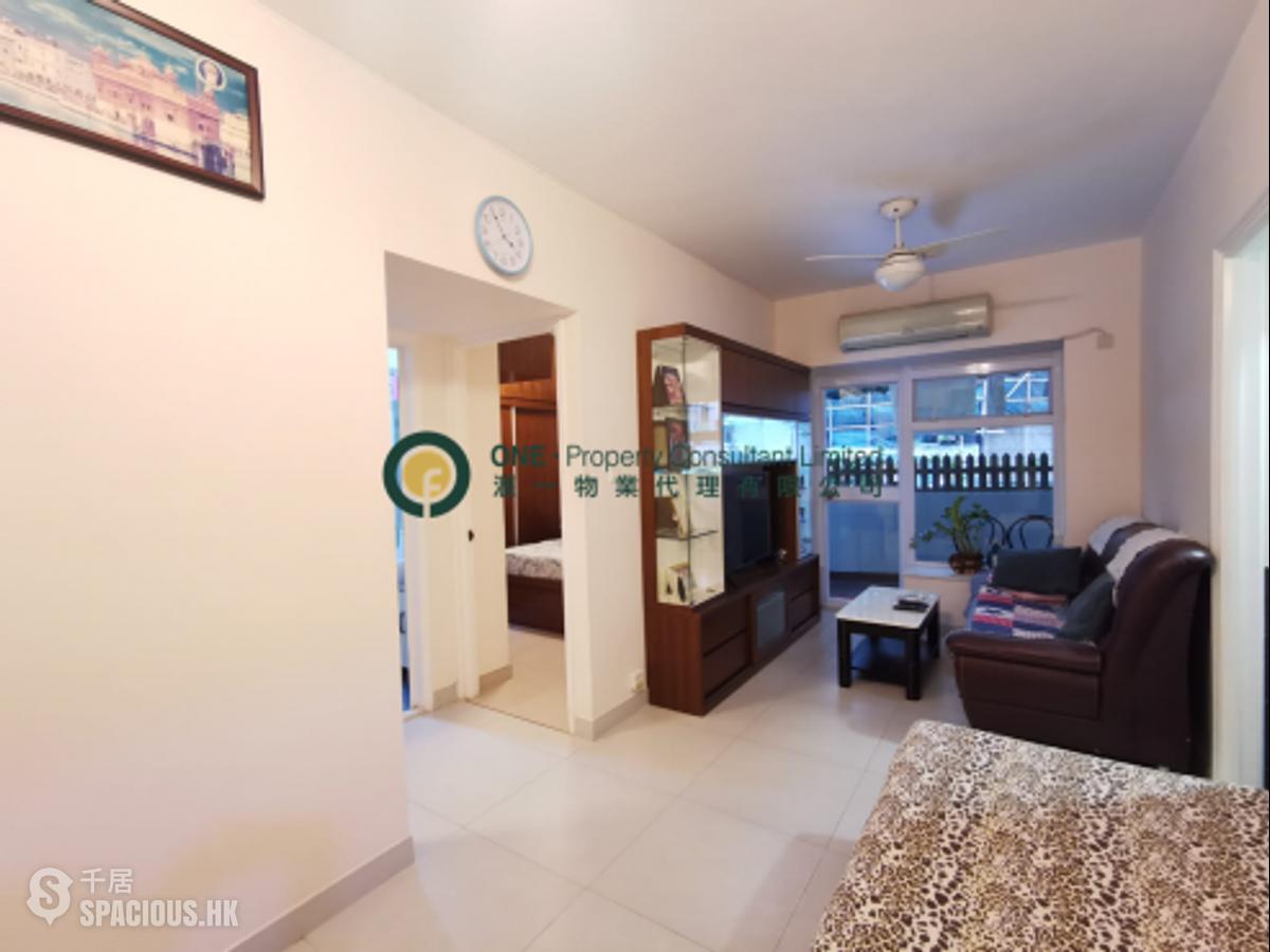 Sai Ying Pun - Kam Fung Mansion 01
