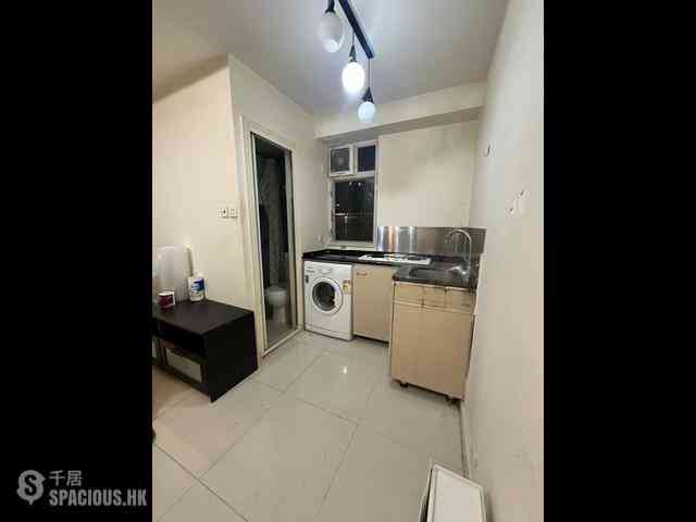 Kennedy Town - Han Yu Building 06