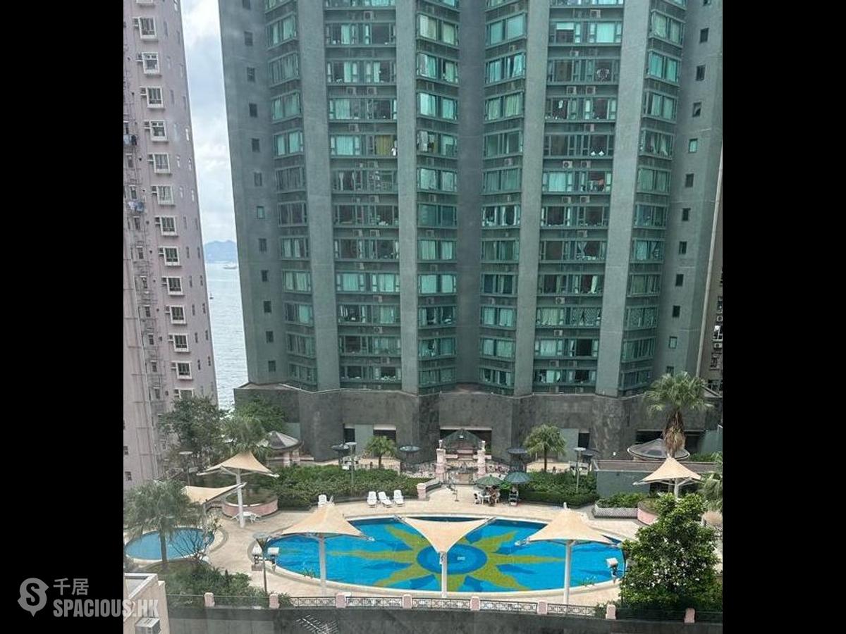 Kennedy Town - Hau Wo Court 01