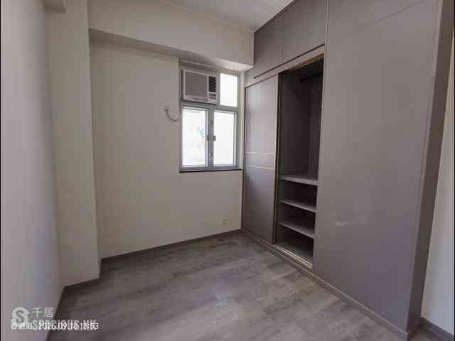 Wan Chai - Luen Fat Mansion 01