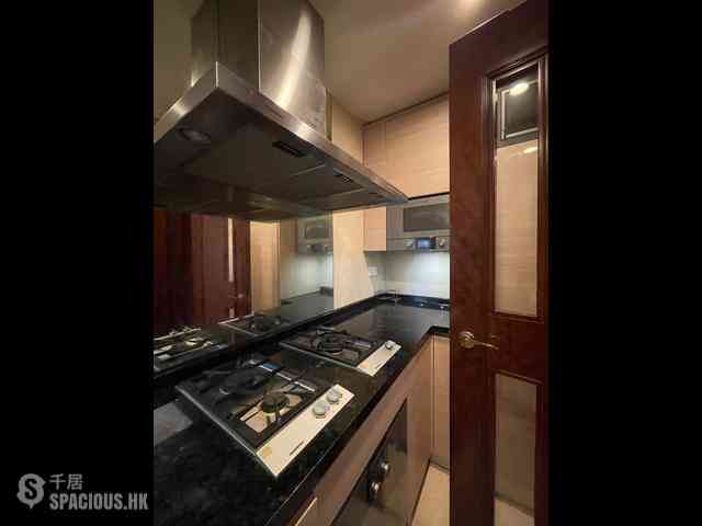 Wan Chai - The Avenue Phase 1 02