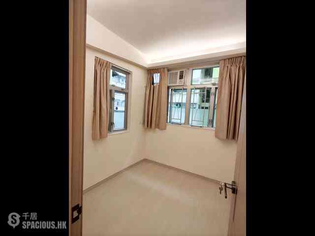 Mong Kok - Kwong Yuen Building 02