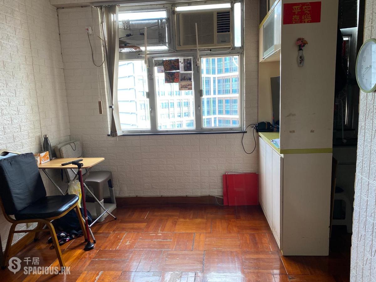 Mong Kok - Hung Hay Building 01