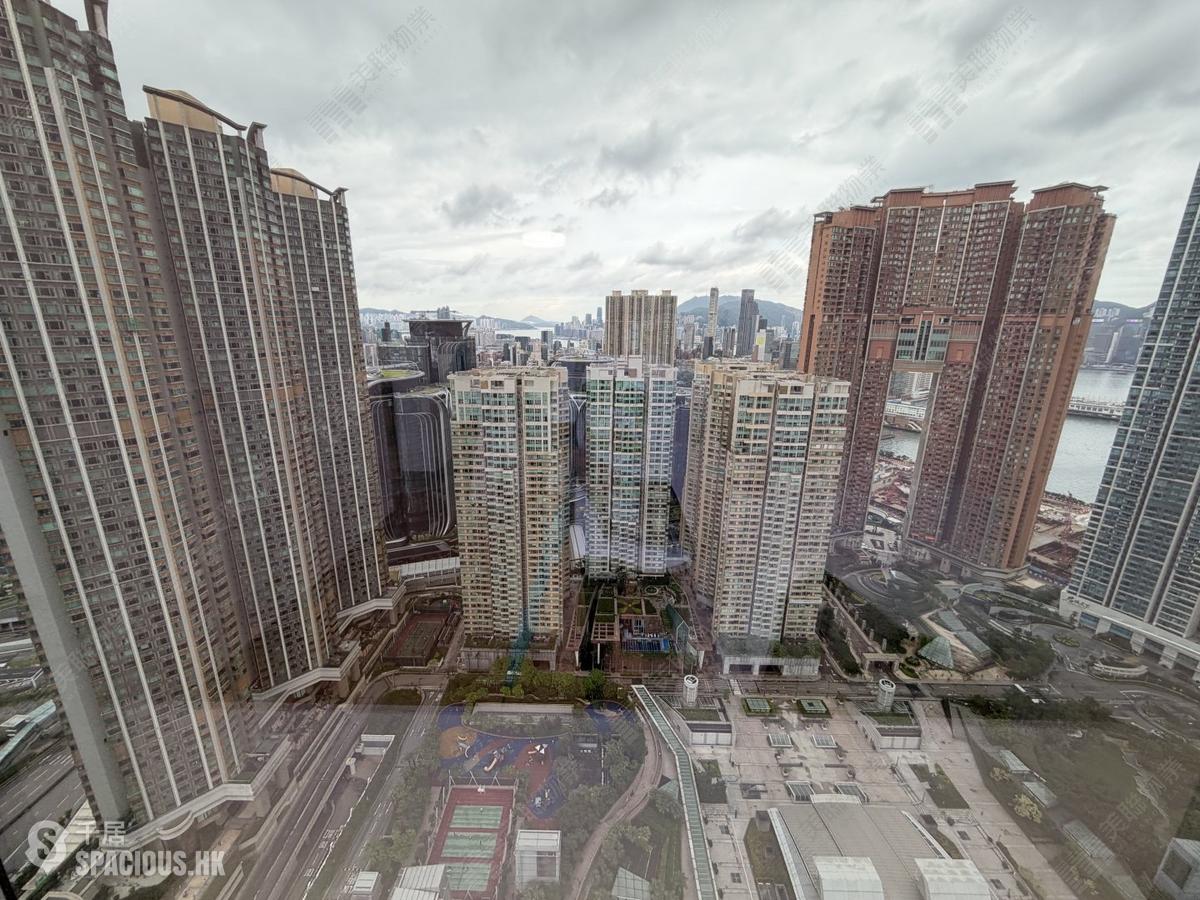 West Kowloon - The Cullinan (Tower 21 Zone 5 Star Sky) 01