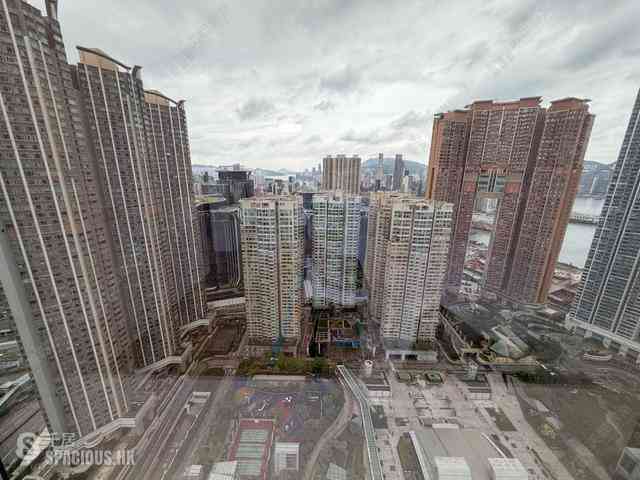 West Kowloon - The Cullinan (Tower 21 Zone 5 Star Sky) 01