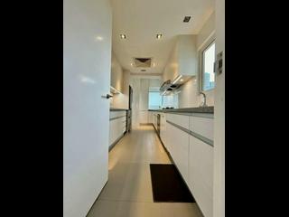 Mid Levels East - Bowen Place 04