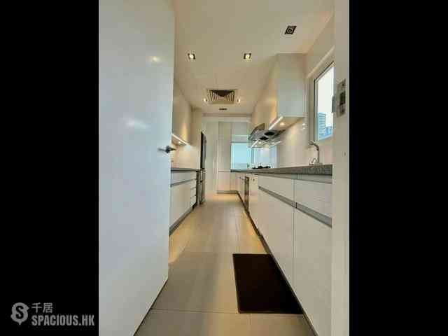 Mid Levels East - Bowen Place 04