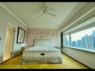 Mid Levels East - Bowen Place 05