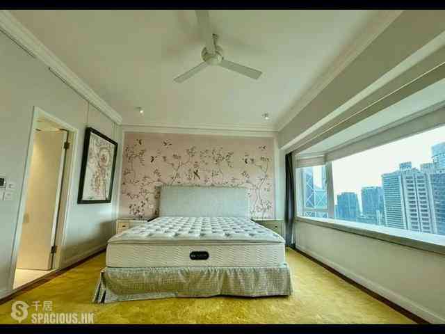 Mid Levels East - Bowen Place 05