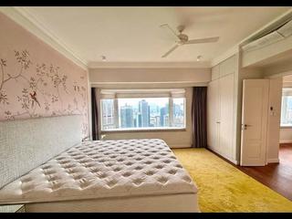 Mid Levels East - Bowen Place 07