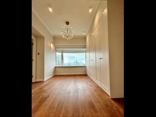 Mid Levels East - Bowen Place 09