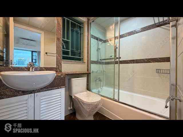 Tsim Sha Tsui - The Victoria Towers Tower 3 07