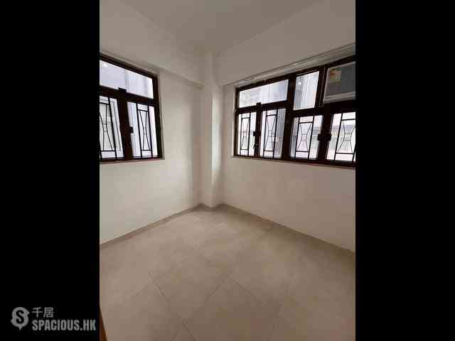 Mong Kok - Kam Wah Building 06