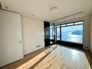 Repulse Bay - The Lily 10
