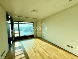Repulse Bay - The Lily 12