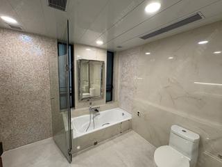 Mid Levels Central - 11, Macdonnell Road 07