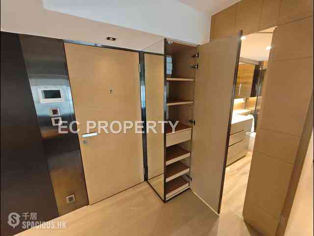 Wan Chai - 15, St. Francis Street 09