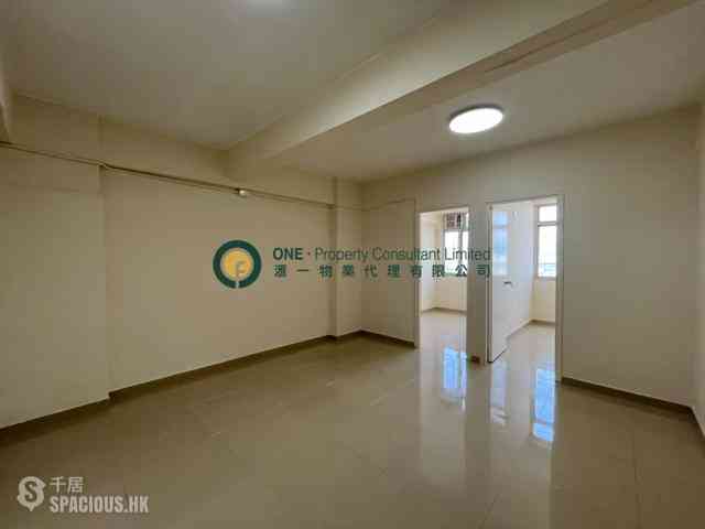 Shek Tong Tsui - Yip Cheung Building 01