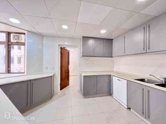 Mid Levels East - Bamboo Grove 11