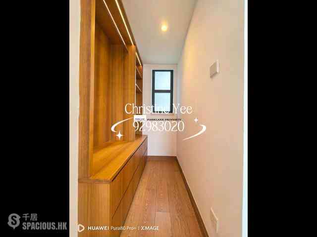 Happy Valley - The Aster (Resiglow) 10