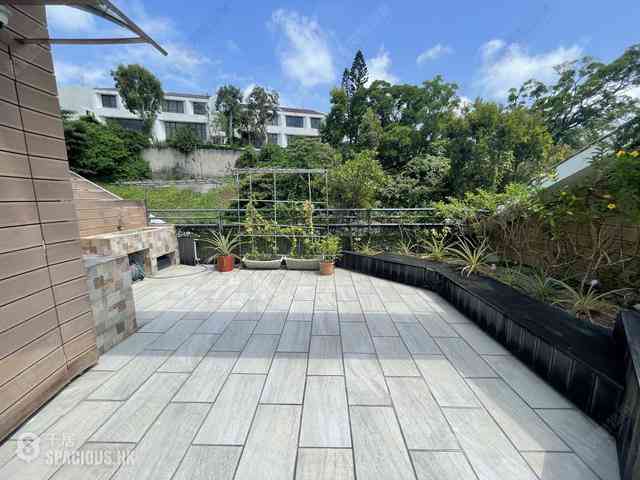 Deep Water Bay - Manderly Garden 02