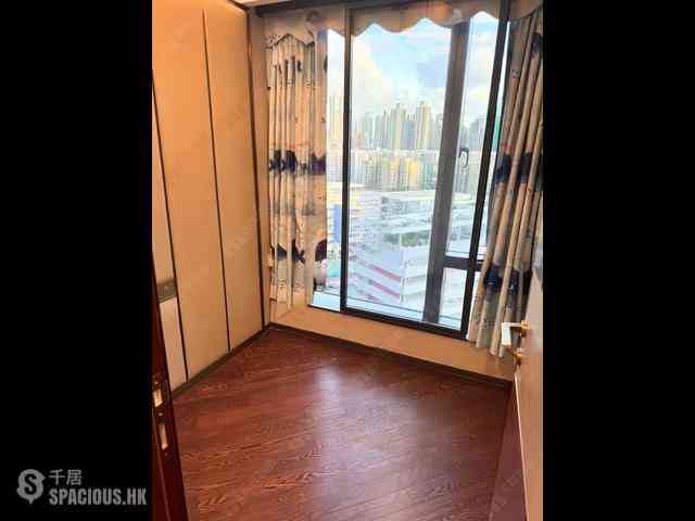 Cheung Sha Wan - The Vertex East Wing 03