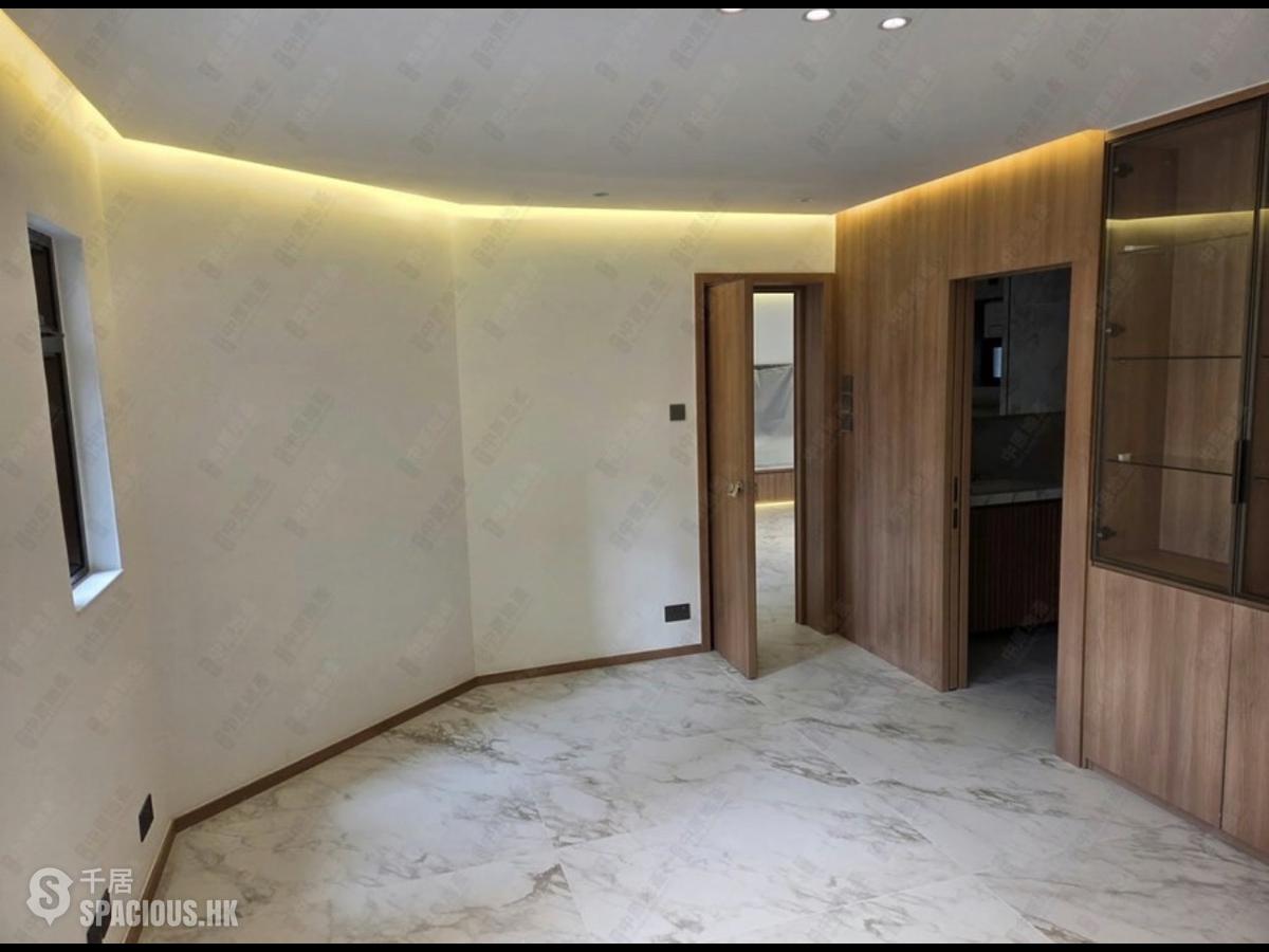 Soho - Albron Court 01