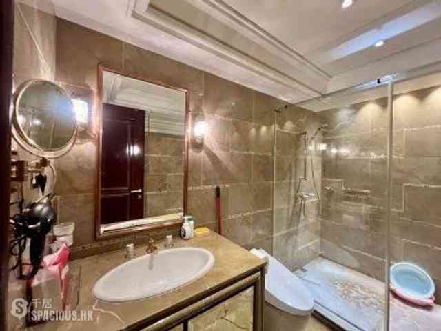 Wan Chai - Convention Plaza Apartments 07