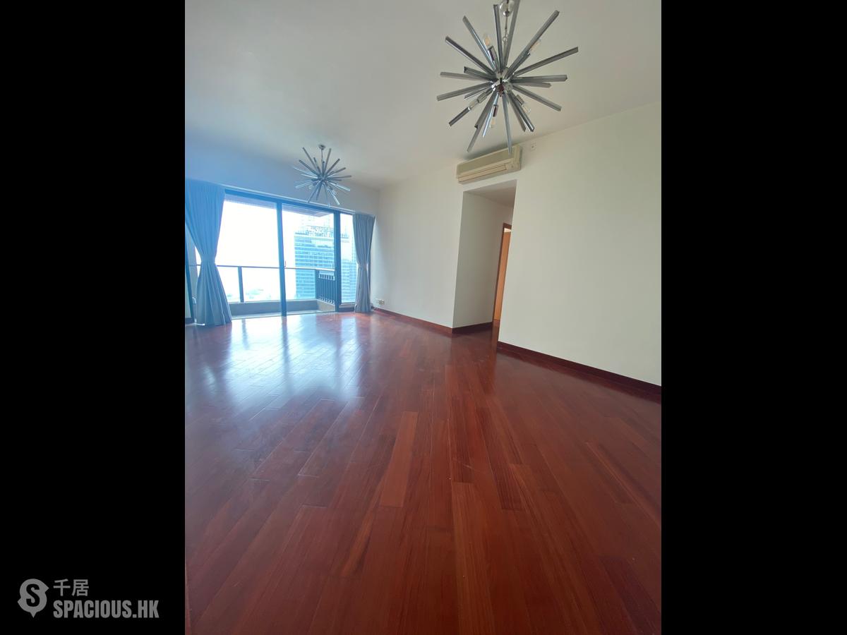West Kowloon - The Arch Star Tower (Block 2) 01
